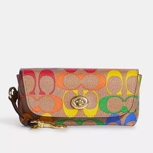 🏳️‍🌈 Coach Limited Edition Rainbow Logo Signature Canvas Sunglasses Case
